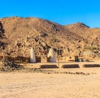 buildings-bedouin-village-arabian-desert-egypt 11